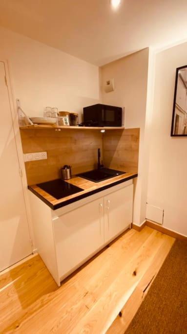 Studio Renove Avec Patio, Coeur Du Centre Ville Безансон Экстерьер фото