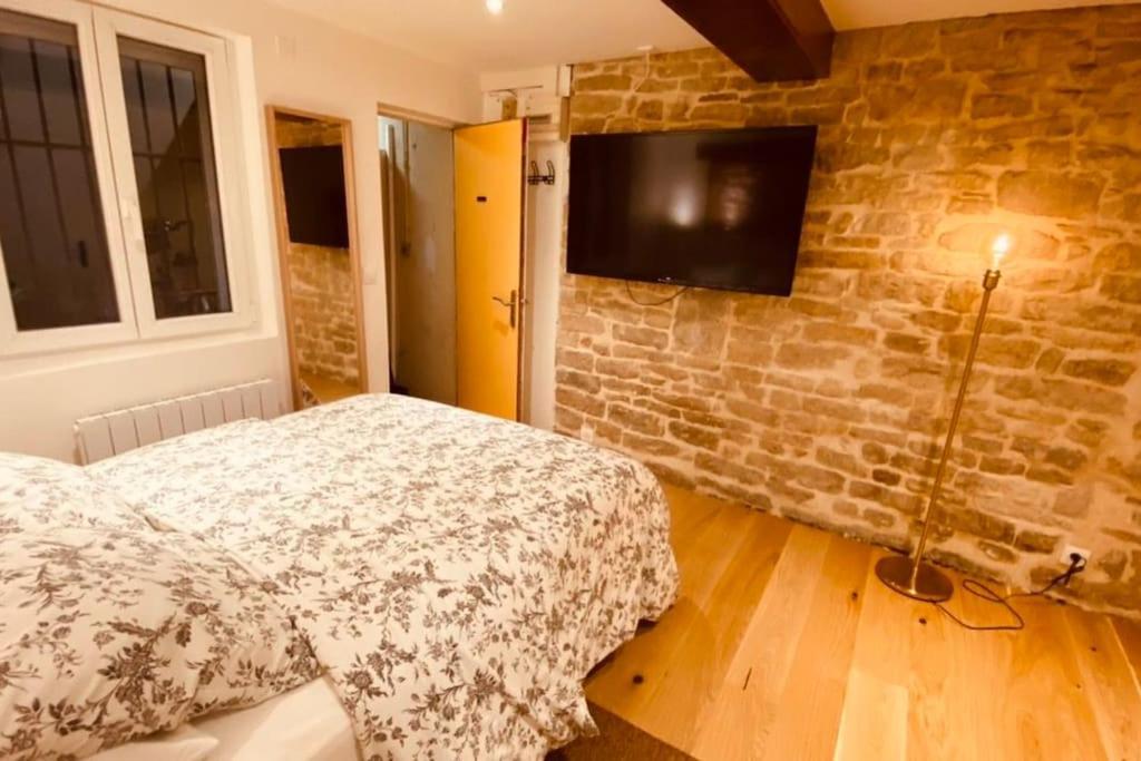 Studio Renove Avec Patio, Coeur Du Centre Ville Безансон Экстерьер фото